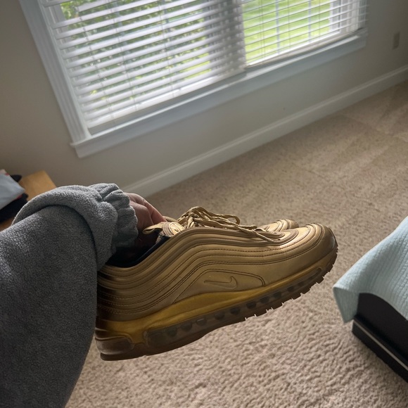 Air Max Size 9 - Picture 3 of 5